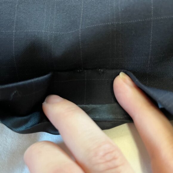 Reda Super 100's Italian Made Navy Blue Plaid Suit Jacket | Size 40 - Picture 2 of 10